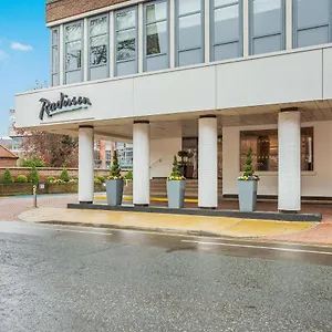 4* מלון Radisson